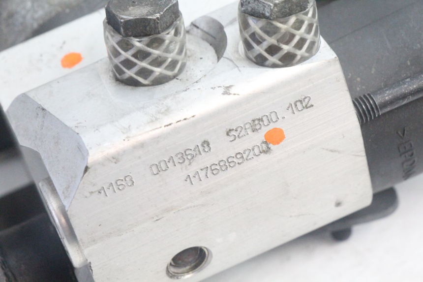 photo de ABS-PUMPE PEUGEOT SATELIS 125 (2006 - 2009) - Details der Befestigungspunkte