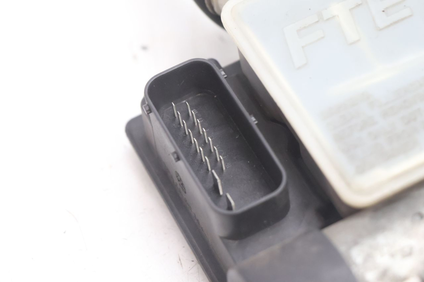 photo de ABS-PUMPE PEUGEOT SATELIS 125 (2006 - 2009) - Zoom auf Gebrauchszustand