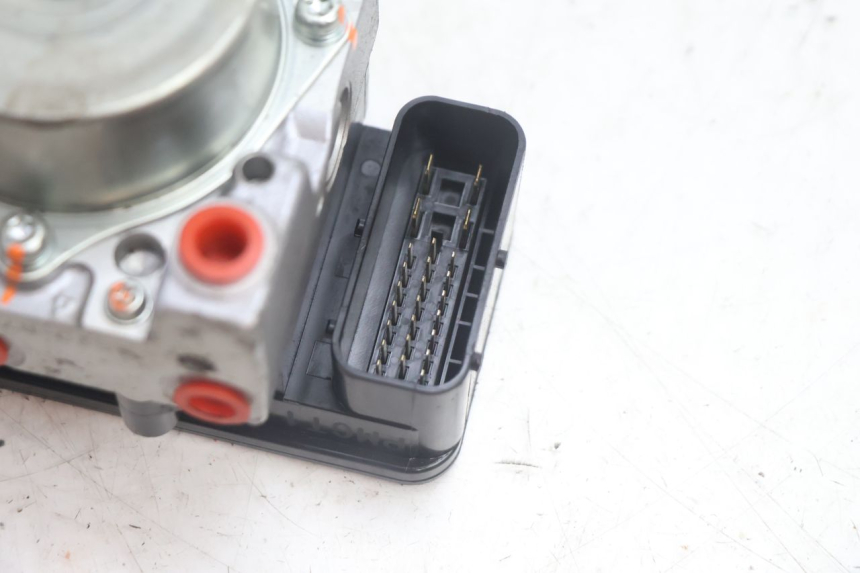 photo de ABS PUMPE PEUGEOT SATELIS 125 (2013 - 2018) - Zoom auf Gebrauchszustand