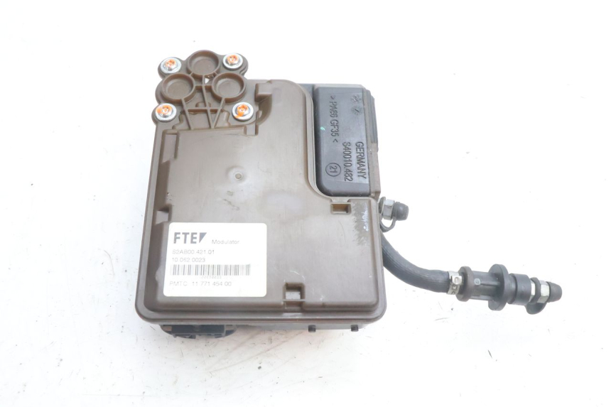 photo de ABS-PUMPE PEUGEOT SATELIS 125 (2006 - 2009) - Details der Befestigungspunkte