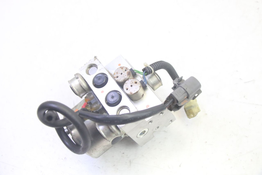 photo de ABS PUMPE YAMAHA TDM ABS 900 (2002 - 2014) - Technische Nahaufnahme