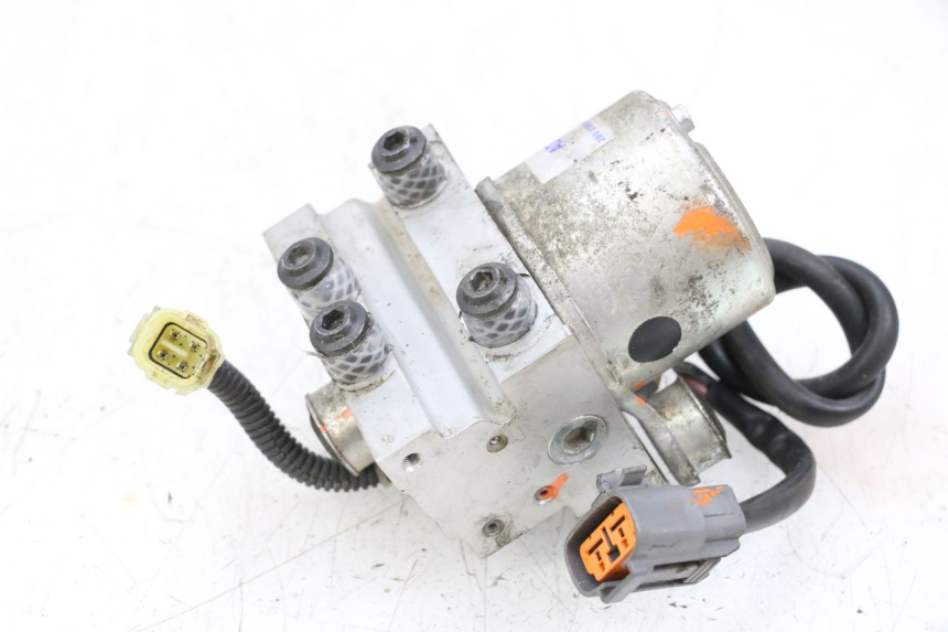 photo de ABS PUMPE YAMAHA TDM ABS 900 (2002 - 2014) - Technische Nahaufnahme