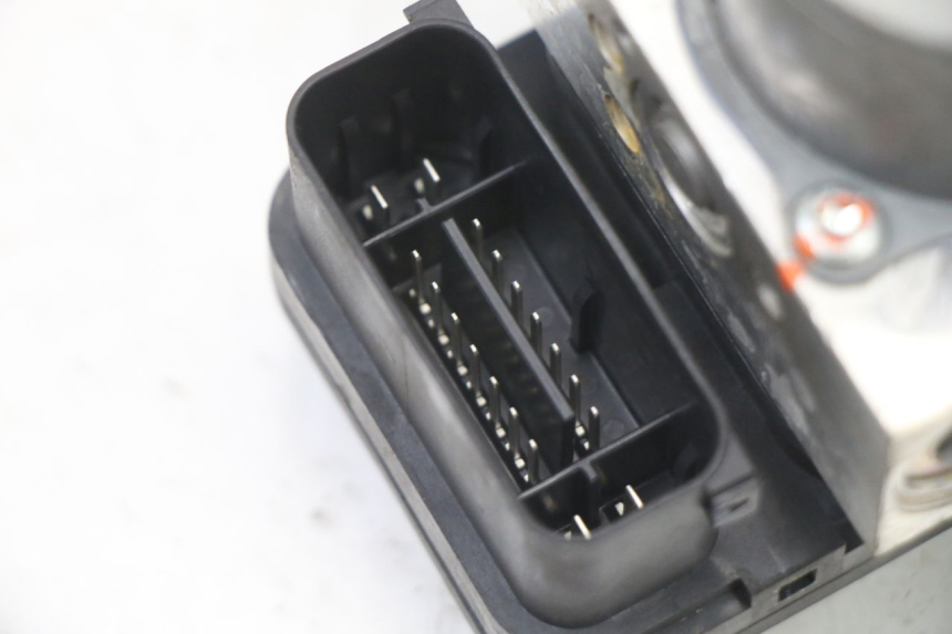 photo de ABS PUMPE YAMAHA TRACER 7 700 (2020 - 2024) - Oberflächenzustand und Material