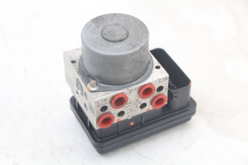 photo de ABS-PUMPE KAWASAKI VERSYS ABS 650 (2015 - 2018) - Details der Befestigungspunkte