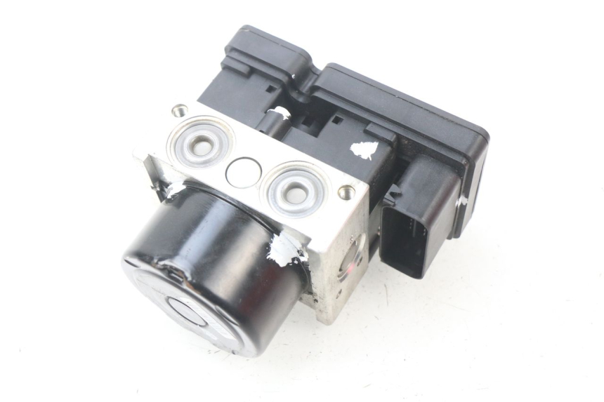 photo de ABS PUMPE PIAGGIO VESPA GTS SUPER IE 125 (2009 - 2016) - Details der Befestigungspunkte