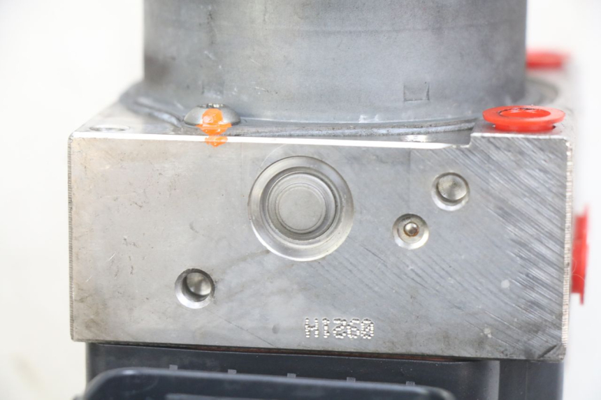 photo de ABS-PUMPE YAMAHA X-MAX XMAX 125 (2010 - 2013) - Zoom auf Gebrauchszustand