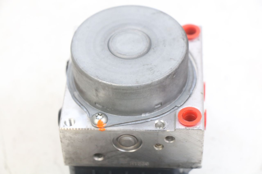 photo de ABS-PUMPE YAMAHA X-MAX XMAX 125 (2010 - 2013) - Kennzeichnungen und Originalreferenzen