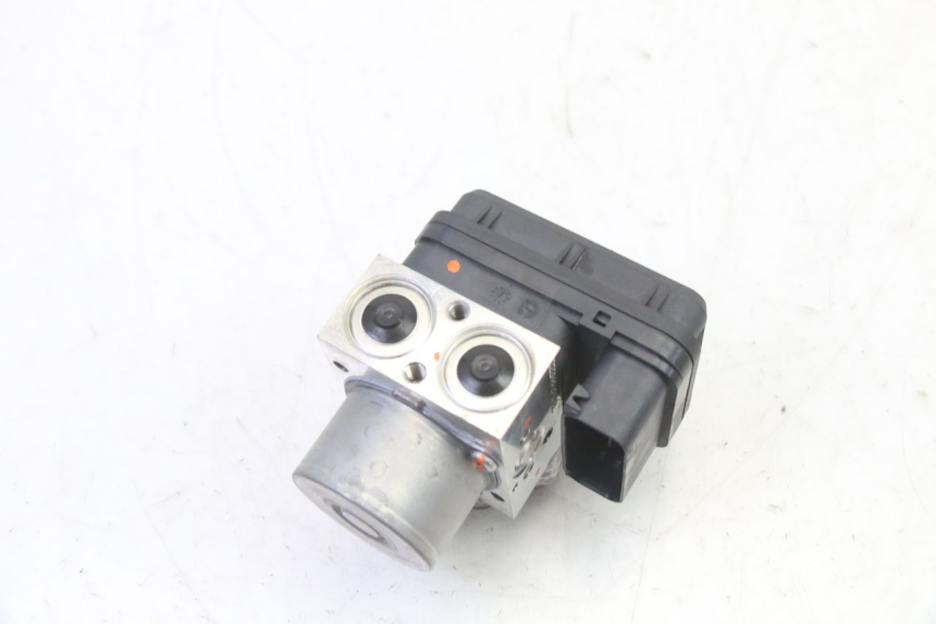 photo de ABS PUMPE YAMAHA XMAX X-MAX 125 (2021 - 2025) - Alternative Perspektive