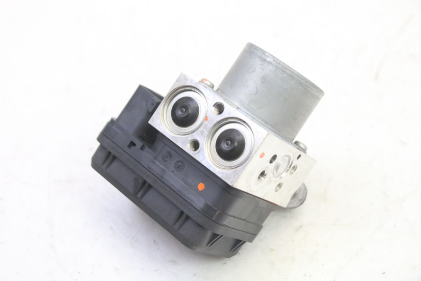 photo de ABS PUMPE YAMAHA XMAX X-MAX 125 (2021 - 2025) - Details der Befestigungspunkte