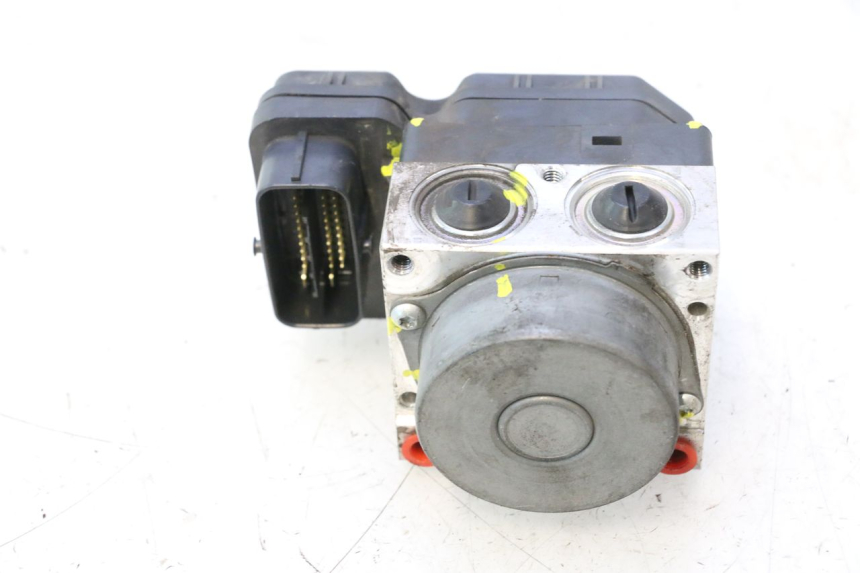 photo de ABS-PUMPE YAMAHA X-MAX XMAX 125 (2010 - 2013) - Details der Befestigungspunkte