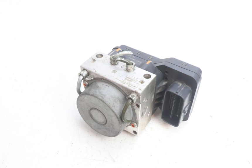 photo de ABS-PUMPE YAMAHA X-MAX XMAX 125 (2010 - 2013) - Zoom auf Gebrauchszustand