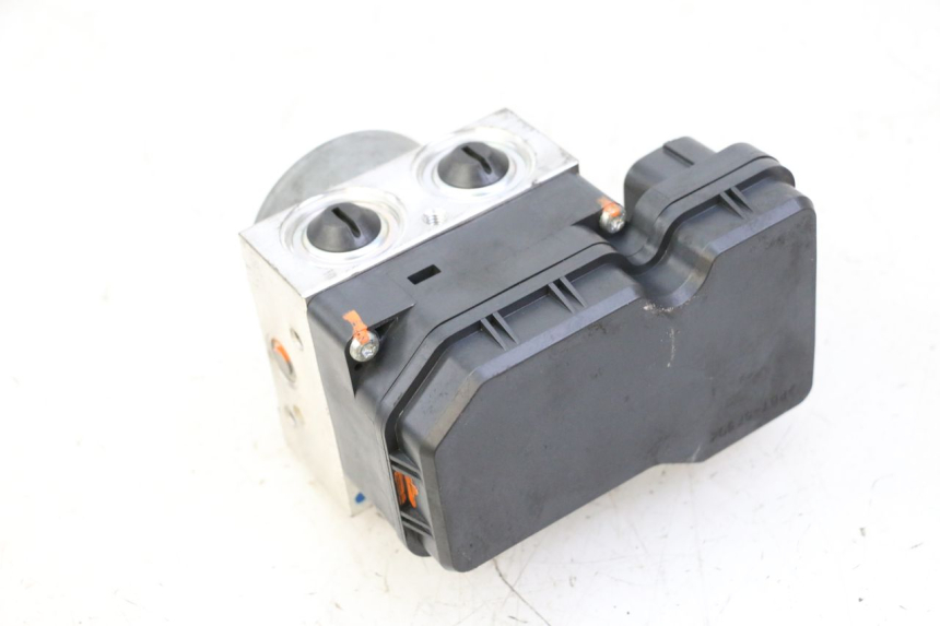 photo de ABS PUMPE YAMAHA XJ6 ABS 600 (2008 - 2016) - Details der Befestigungspunkte