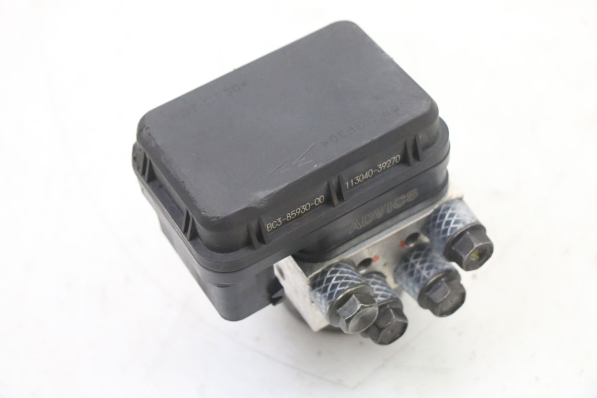 photo de ABS PUMPE YAMAHA YP T-MAX TMAX 530 (2017 - 2020) - Details der Befestigungspunkte