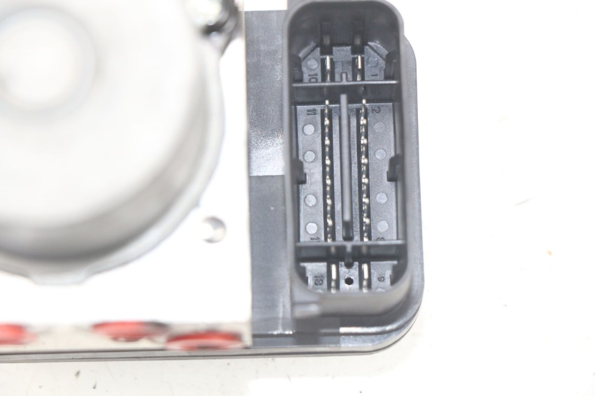 photo de ABS PUMPE YAMAHA YP T-MAX TMAX 530 (2017 - 2020) - Weitere Ansicht des Artikels