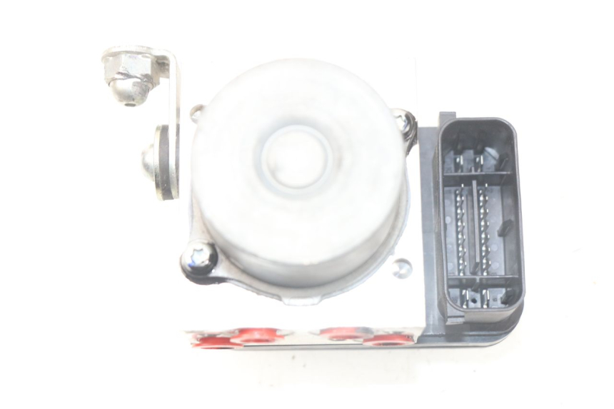 photo de ABS PUMPE YAMAHA YP T-MAX TMAX 530 (2017 - 2020) - Zoom auf Gebrauchszustand