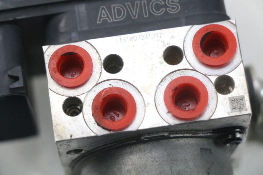 photo de ABS PUMPE YAMAHA YP T-MAX TMAX 530 (2017 - 2020) - Alternative Perspektive