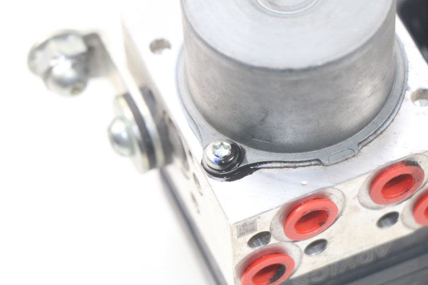 photo de ABS PUMPE YAMAHA YP T-MAX TMAX 530 (2017 - 2020) - Technische Nahaufnahme