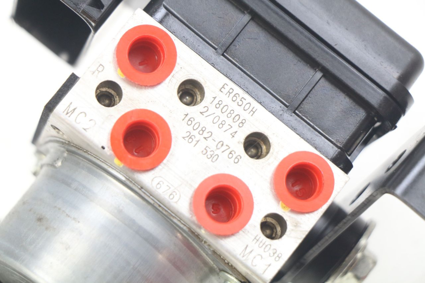 photo de ABS-PUMPE KAWASAKI Z 650 (2016 - 2019) - Zoom auf Gebrauchszustand