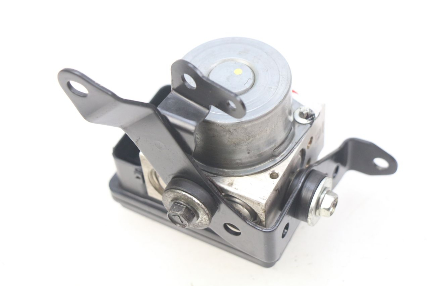 photo de ABS-PUMPE KAWASAKI Z 650 (2016 - 2019) - Details der Befestigungspunkte