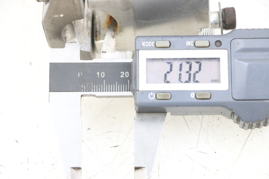 photo de Lenkerklemme KYMCO AGILITY RS 4T 50 (2009 - 2013) - Detailansicht des Bauteils