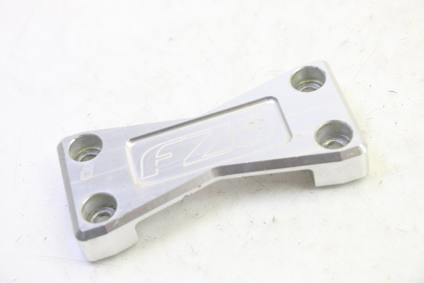 photo de LENKERBRüCKE YAMAHA FZ6 N FAZER 600 (2004 - 2006) - Detailansicht des Bauteils