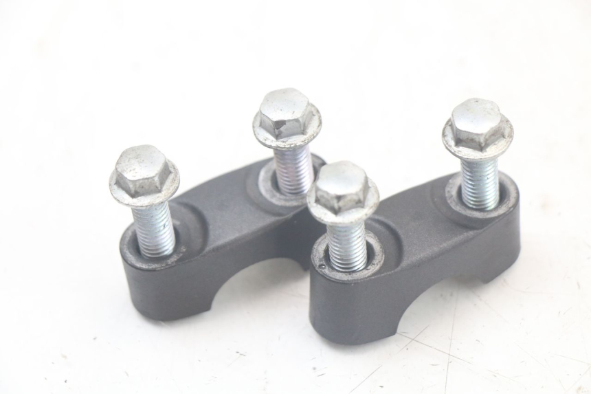 photo de LENKERKLEMME YAMAHA MT-07 MT07 ABS 700 (2014 - 2017) - Zoom auf Gebrauchszustand