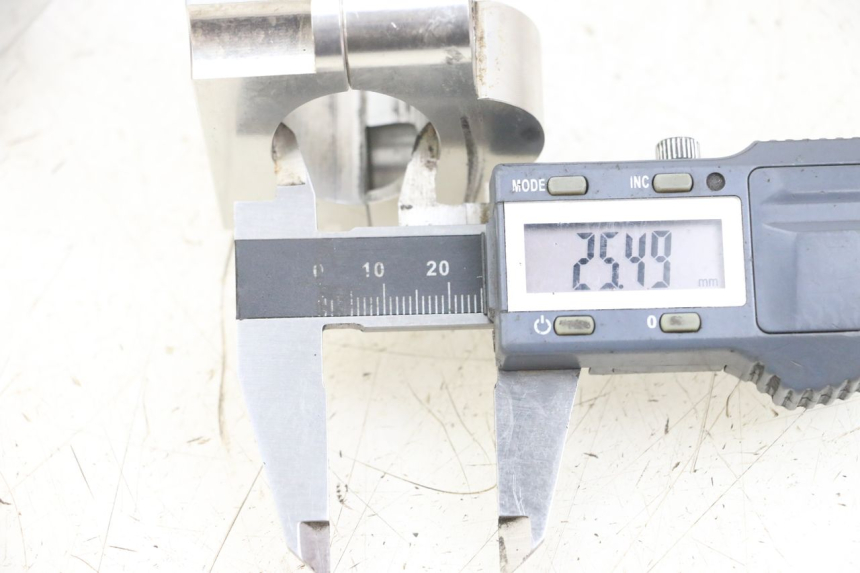 photo de Lenkerklemme YAMAHA YZ 85 (2002 - 2018) - Zoom auf Gebrauchszustand