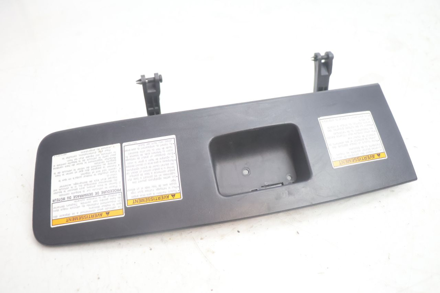 photo de HANDSCHUHFACH DECKEL SUZUKI BURGMAN EXECUTIVE ABS 650 (2006 - 2012) - Zoom auf Gebrauchszustand