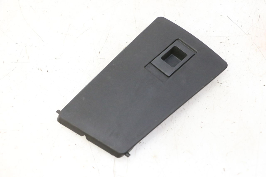 photo de HANDSCHUHFACHKLAPPE PEUGEOT CITYSTAR 50 (2013 - 2017) - Hauptansicht