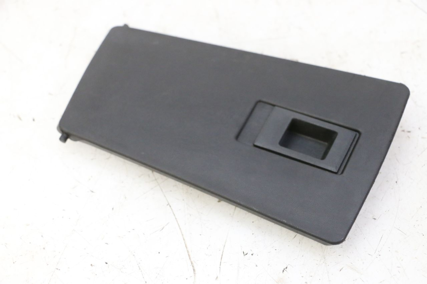 photo de HANDSCHUHFACHKLAPPE PEUGEOT CITYSTAR 50 (2013 - 2017) - Alternative Perspektive