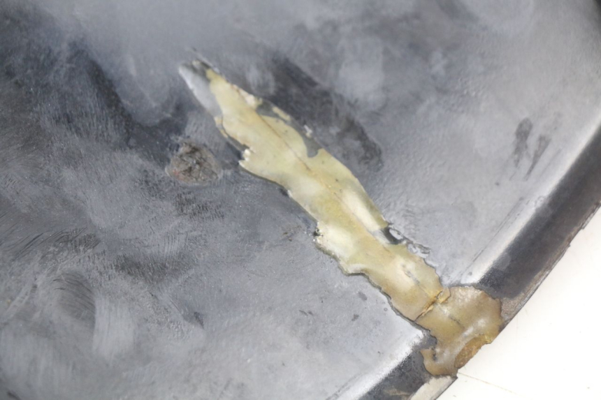 photo de HANDSCHUHFACHTÜR MBK FLIPPER 50 (2004 - 2012) - Details der Befestigungspunkte