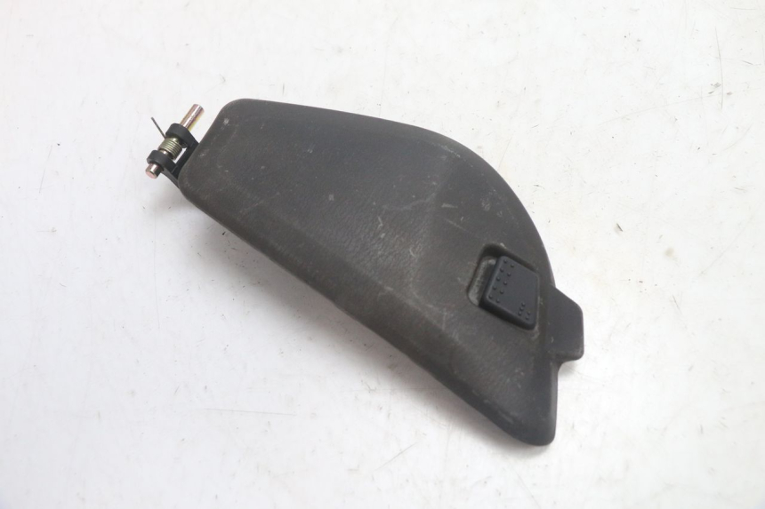 photo de HANDSCHUHFACH DECKEL SYM GTS EVO 125 (2009 - 2013) - Detailansicht des Bauteils