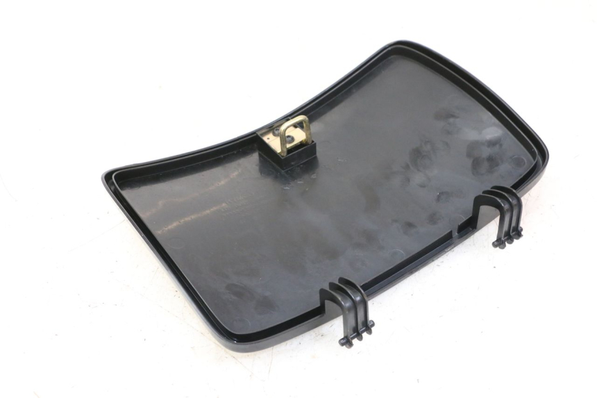 photo de HANDSCHUHFACH DECKEL KYMCO PEOPLE S 125 (2000 - 2008) - Detailansicht des Bauteils