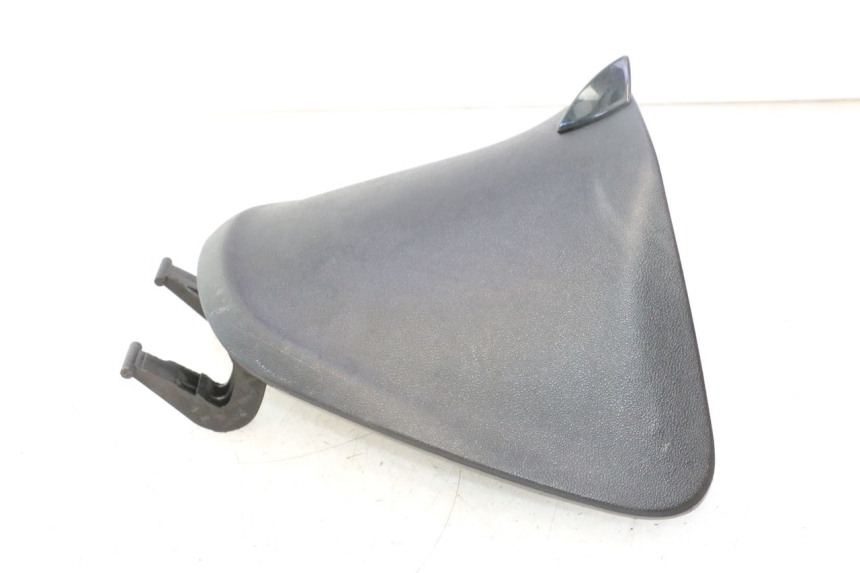 photo de HANDSCHUHFACH DECKEL PIAGGIO LIBERTY IGET 4T 50 (2021 - 2025) - Zoom auf Gebrauchszustand