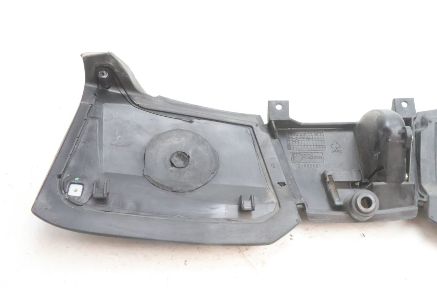 photo de HANDSCHUHFACH DECKEL PIAGGIO MP3 500 (2016 - 2018) - Weitere Ansicht des Artikels