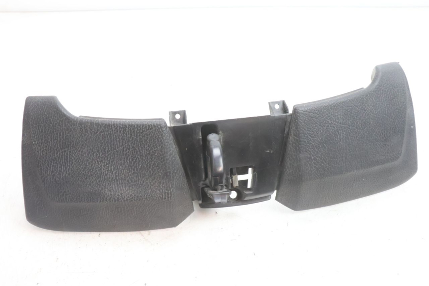 photo de HANDSCHUHFACH DECKEL PIAGGIO MP3 500 (2016 - 2018) - Details der Befestigungspunkte