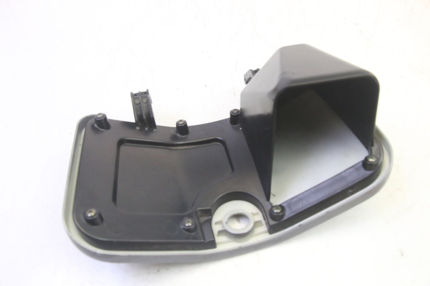 photo de HANDSCHUHFACH DECKEL EFUN PUSA 1 - Details der Befestigungspunkte