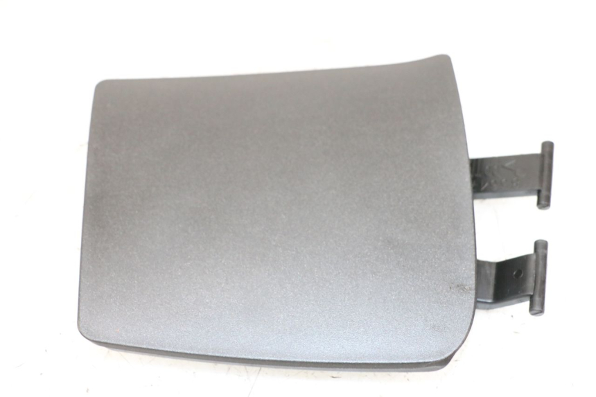 photo de HANDSCHUHFACH DECKEL APRILIA SR MOTARD 50 (2012 - 2018) - Zoom auf Gebrauchszustand