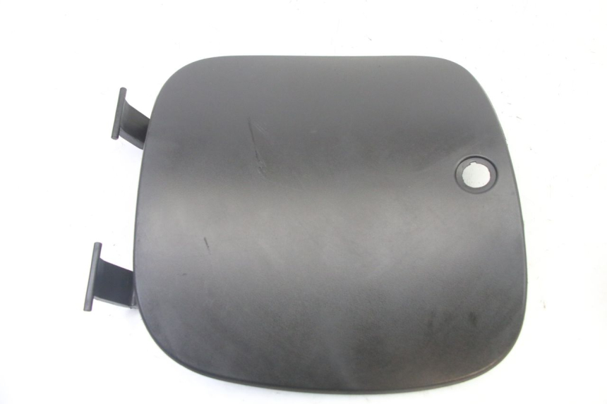 photo de HANDSCHUHFACHKLAPPE PEUGEOT TWEET 4T 50 (2014 - 2019) - Zoom auf Gebrauchszustand