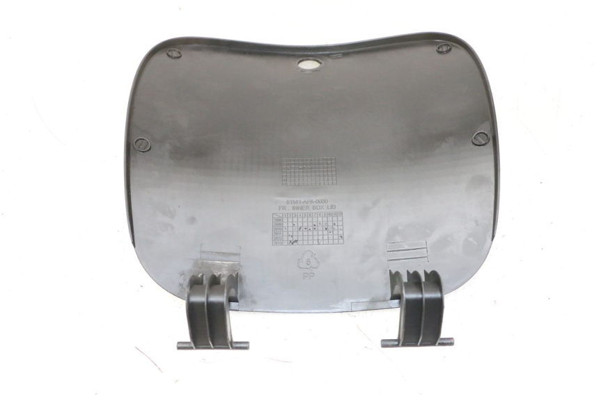 photo de HANDSCHUHFACH DECKEL PEUGEOT TWEET PRO CARGO 50 (2018 - 2022) - Detailansicht des Bauteils