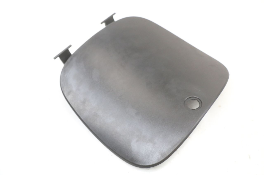 photo de HANDSCHUHFACH DECKEL PEUGEOT TWEET 125 (2018 - 2021) - Detailansicht des Bauteils