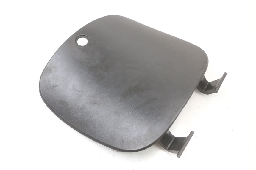 photo de HANDSCHUHFACH DECKEL PEUGEOT TWEET 125 (2018 - 2021) - Zoom auf Gebrauchszustand