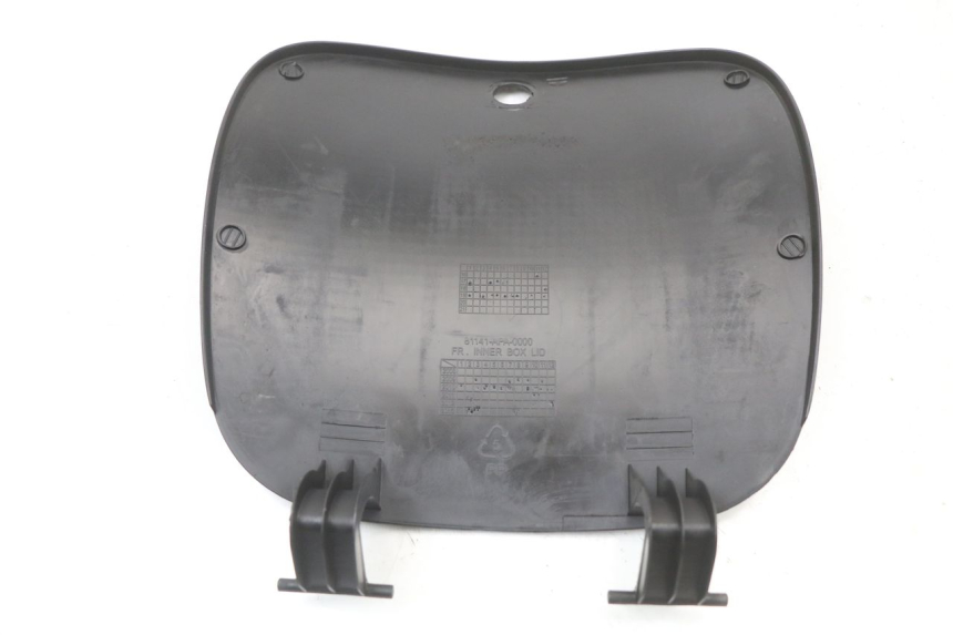 photo de HANDSCHUHFACH DECKEL PEUGEOT TWEET 125 (2018 - 2021) - Alternative Perspektive