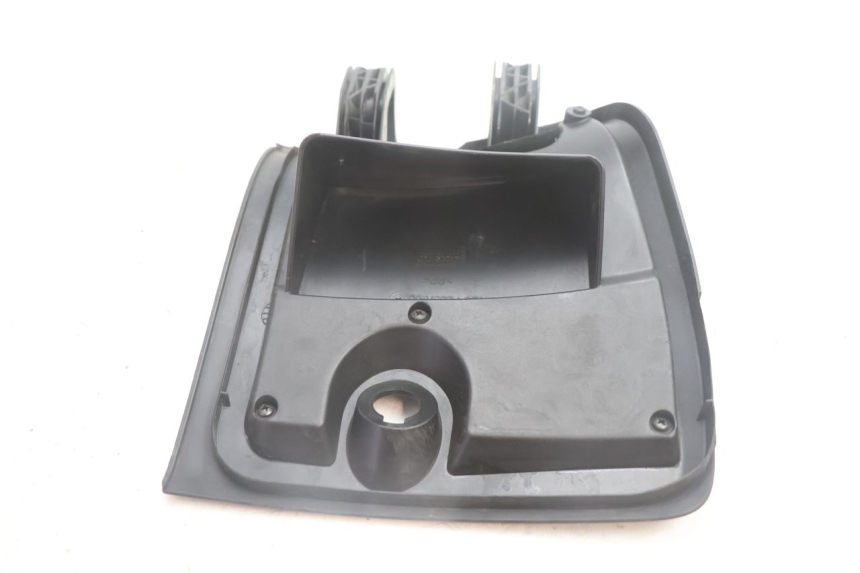 photo de HANDSCHUHFACHKLAPPE YAMAHA XMAX X-MAX 125 (2006 - 2009) - Details der Befestigungspunkte