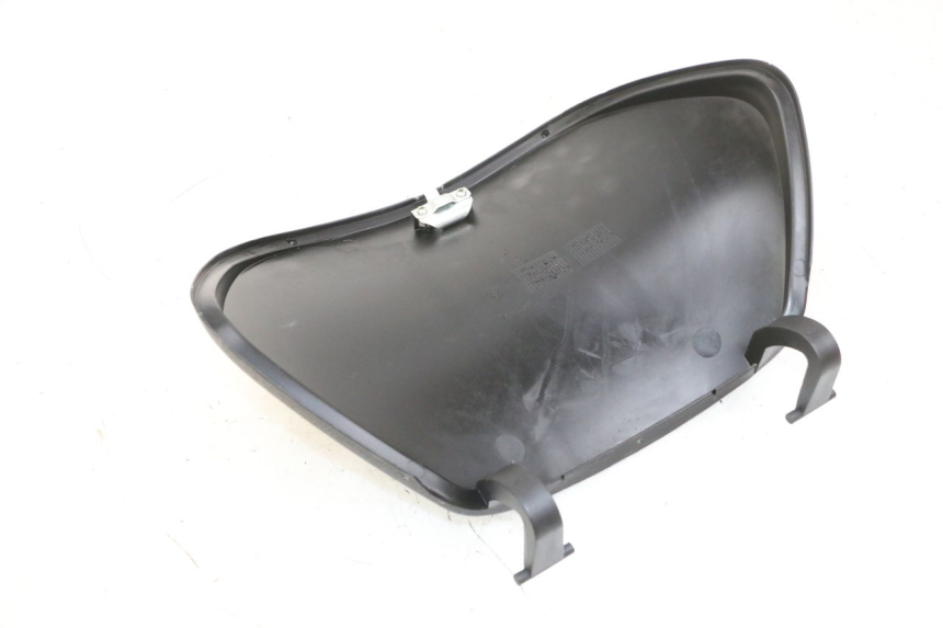 photo de HANDSCHUHFACHKLAPPE PIAGGIO ZIP 4T 50 (2018 - 2020) - Zoom auf Gebrauchszustand