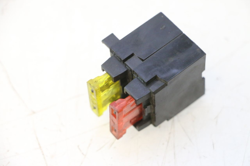photo de SICHERUNGSHALTER YAMAHA YP MAJESTY 125 (1998 - 2001) - Detailansicht des Bauteils