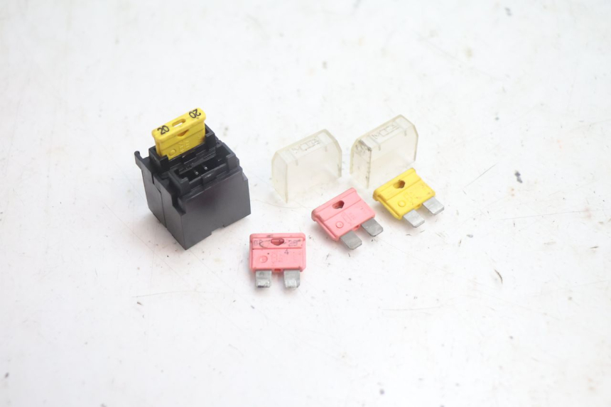 photo de SICHERUNGKASTEN YAMAHA YP MAJESTY 125 (2002 - 2006) - Hauptansicht