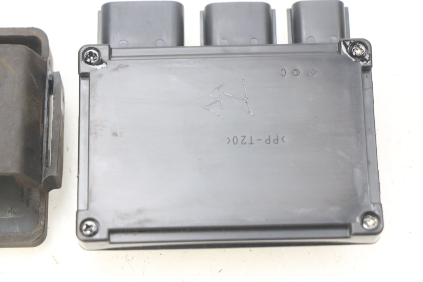 photo de SICHERUNGSHALTER KAWASAKI Z 650 (2016 - 2019) - Technische Nahaufnahme