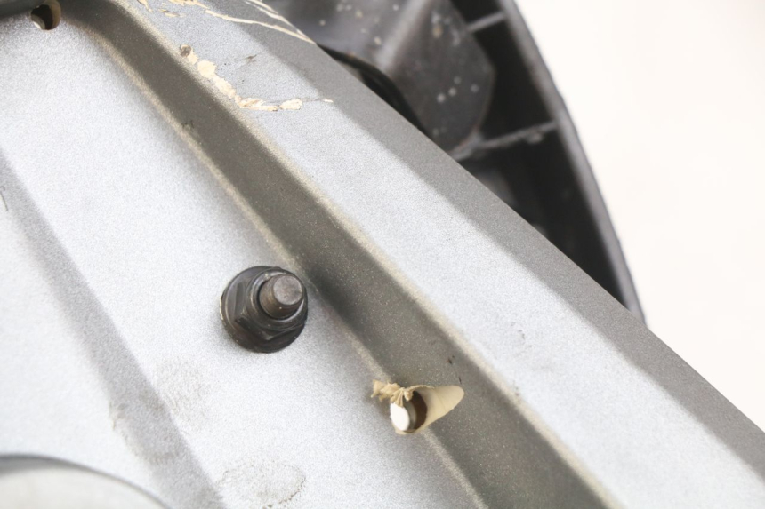 photo de GEPÄCKTRÄGER KYMCO AGILITY 16+ 4T 50 (2018 - 2023) - Alternative Perspektive