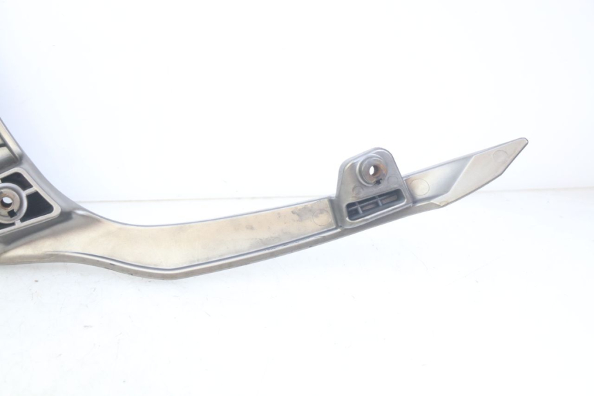 photo de GEPÄCKTRÄGER KYMCO DINK STREET 125 (2009 - 2014) - Details der Befestigungspunkte